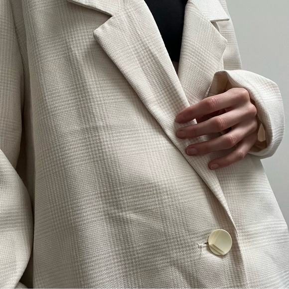 Vintage Cream Tailored Blazer - Picture 9 of 15
